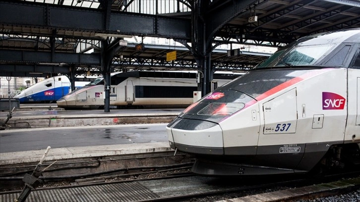 Paris'te Gare de l'Est garında tren seferleri tüm gün iptal edildi