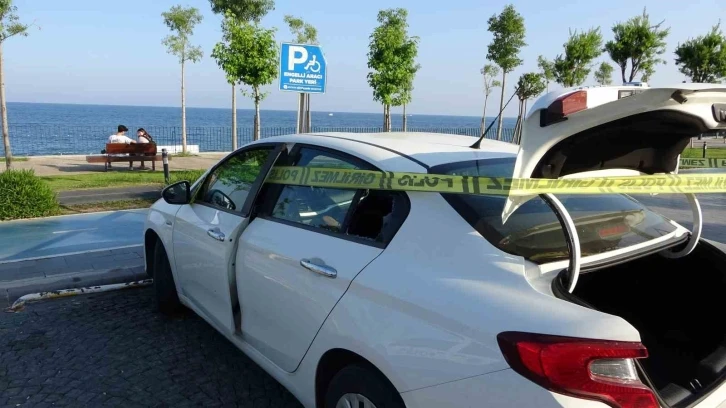 Park halindeki kiralık otomobilde cesedi bulundu