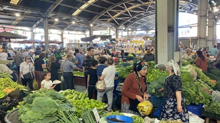 Pazarın en dikkat çeken ürünü biber ve fasulye oldu
