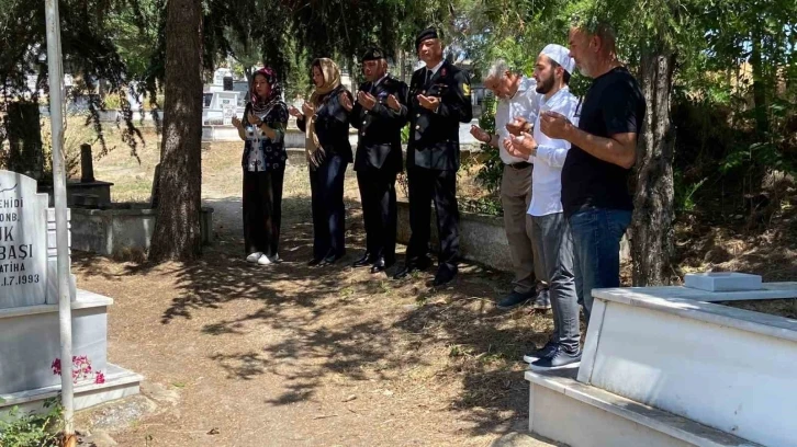 Pehlivanköy’de şehit asker mezarı başında anıldı
