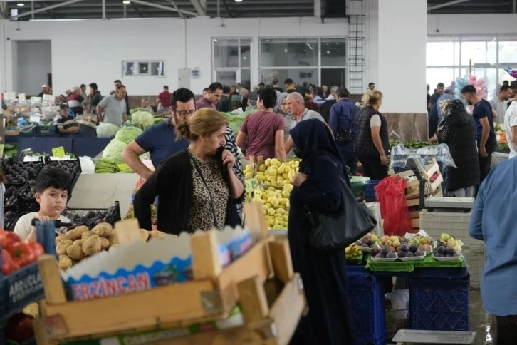 Perakende satış hacmi aylık yüzde 2 arttı
