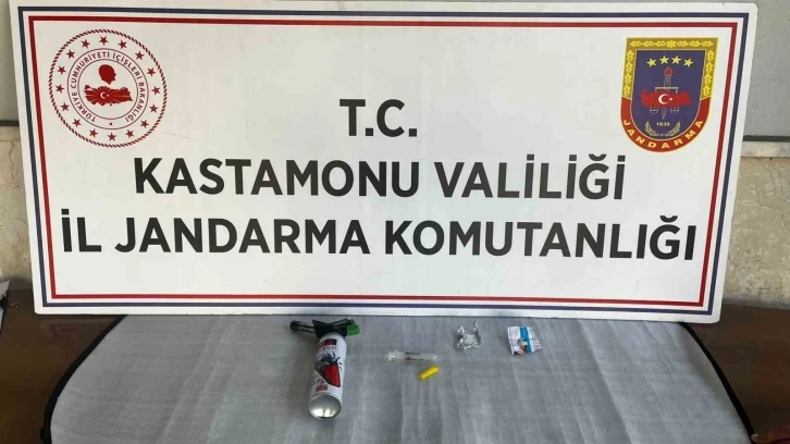 Piyasaya uyuşturucu sürerken yakalanan şahıs serbest bırakıldı
