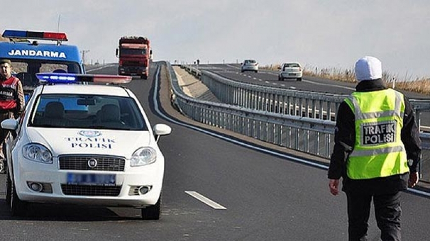 Emniyet PKK'nın 20 aracının peşinde!