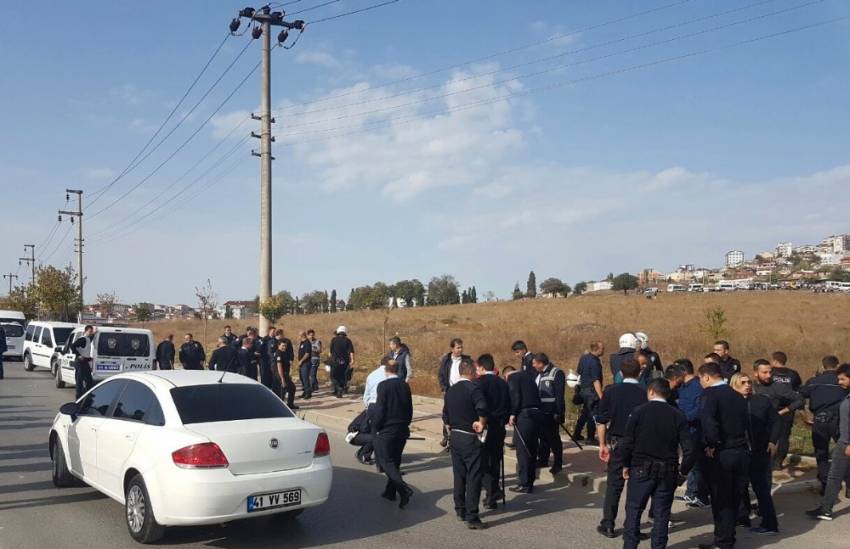  Araması olan şahıs polisle çatıştı, yakınları polise saldırdı