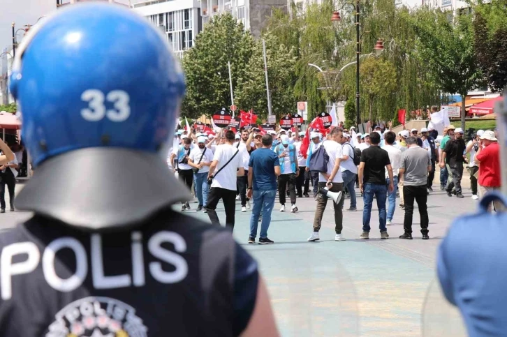 Polis barikat kurarak yürüyüşe izin vermedi: Yalnızca 10 kişi Bolu’dan Ankara’ya yola çıktı