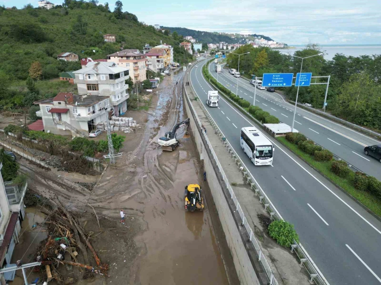 Prof. Dr. Hakan Ersoy: "Derelerin sularını doğru projelerle denizle buluşturmalıyız"
