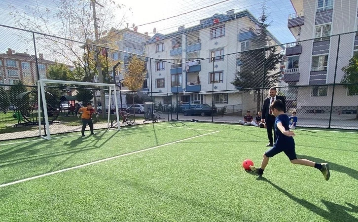 Pursaklar Belediye Başkanı Çetin’den ödüllü penaltı atışı
