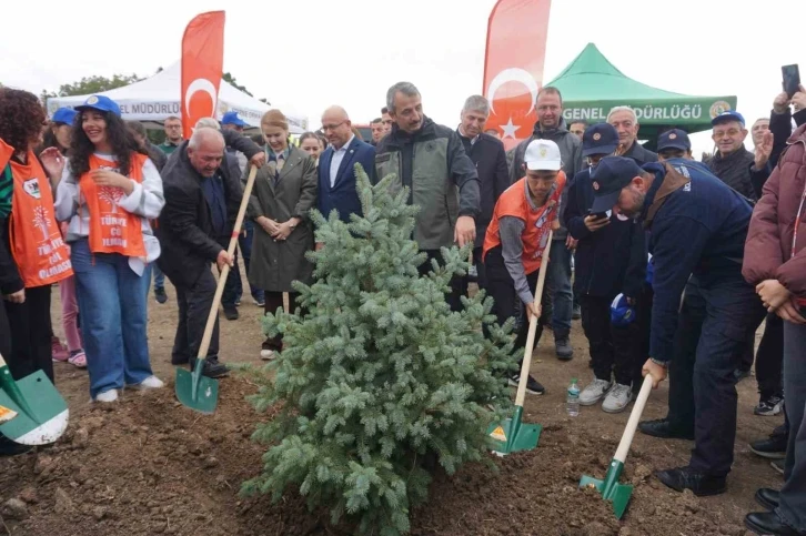 "Geleceğe Nefes Cumhuriyete Nefes" sloganıyla 100. Yıl Cumhuriyet Ormanı oluşturuldu
