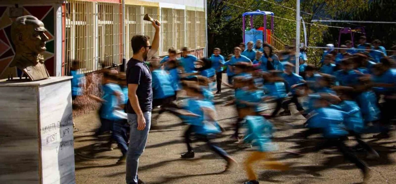 &quot;Öğretmen Gözüyle&quot; temalı fotoğraf yarışması düzenlenecek
