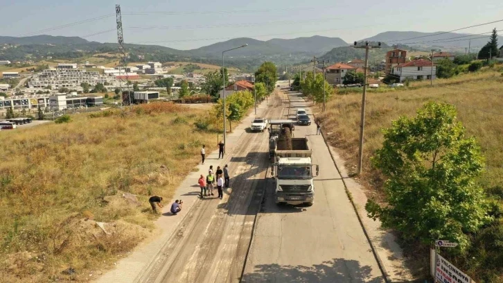 Radar Caddesi’nin asfaltı yenileniyor
