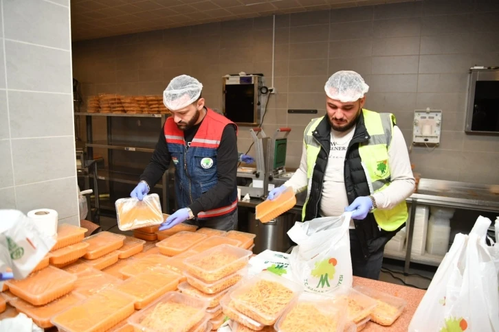 Ramazan’da 550 aileye iftarlıklar Mamak Belediyesi Aşevi’nden
