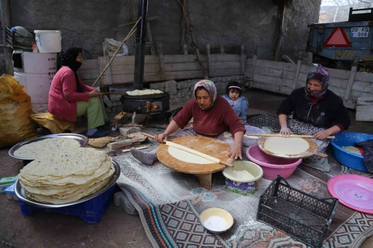 Ramazan yufkaları imeceyle hazırlandı
