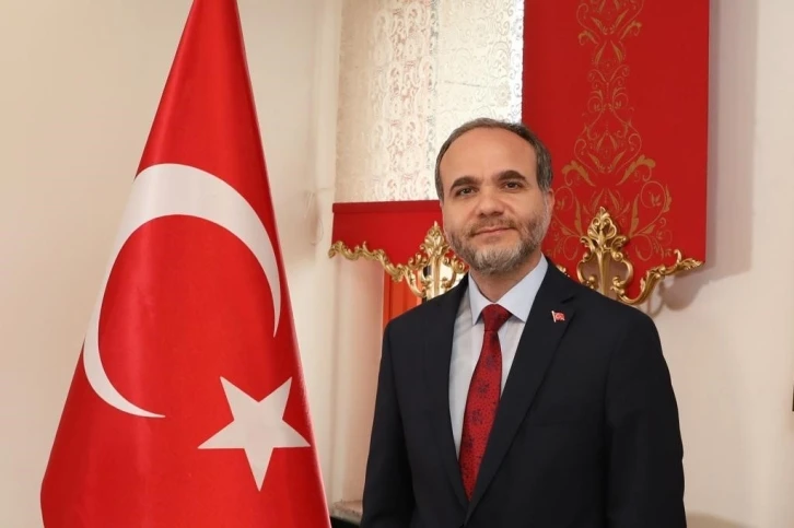 Rektör Hasan Uslu: "Atatürk, milletimize bağımsızlık duygularını büyük bir mücadele ile hissettirmiştir"
