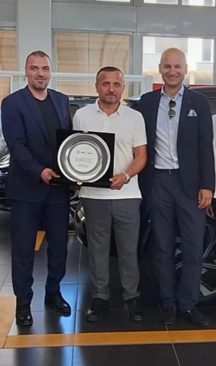 Renault&Dacia satışlarında Trabzon il birincisi HSC otomotiv oldu
