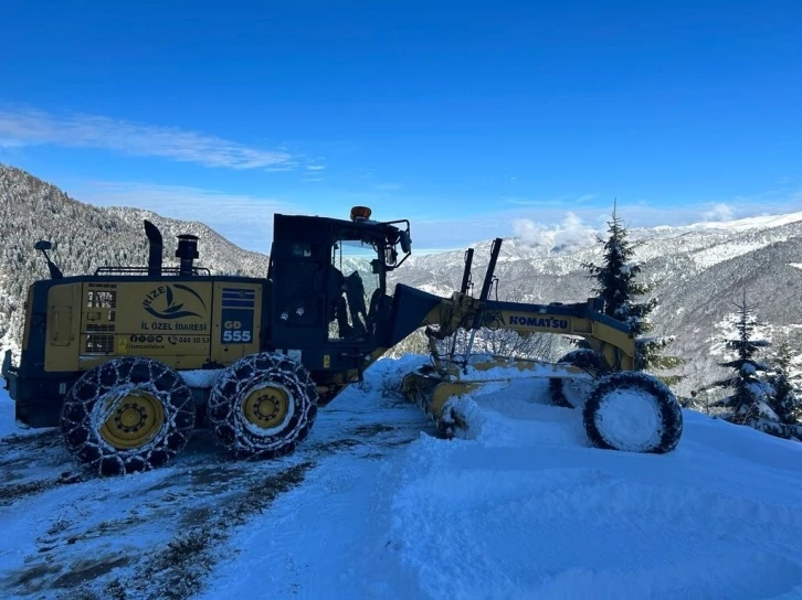 Rize’de 64 köy yolu ulaşıma kapandı
