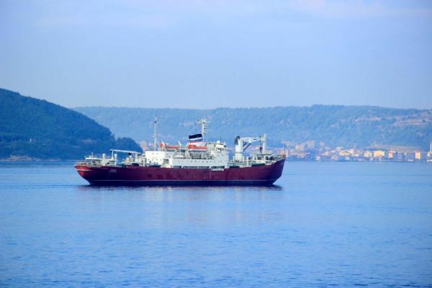 Rus askeri gemisi, Çanakkale Boğazı'ndan geçti