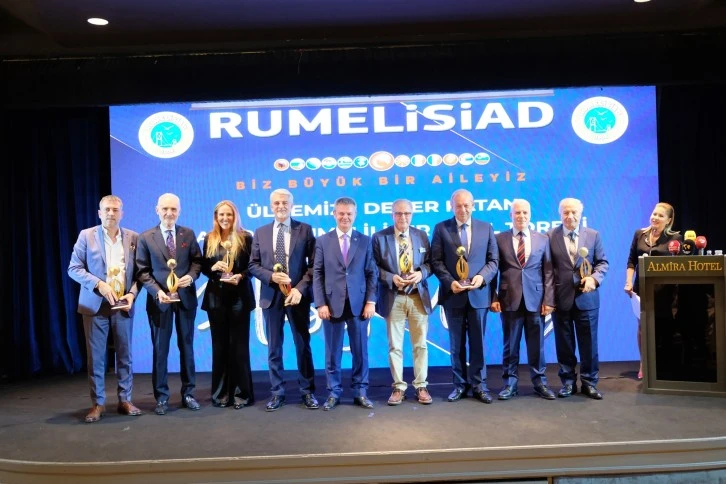 RUMELİSİAD, ülkemize değer katan Rumelilileri ödüllendirdi