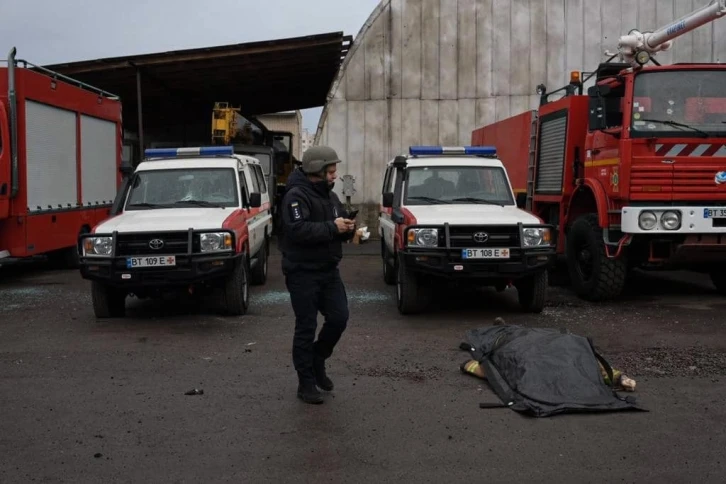 Rusya ateşkes öncesi itfaiye istasyonunu vurdu: 1 ölü
