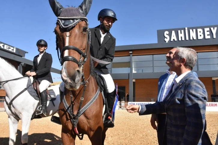 Şahinbey’de engel atlama teşvik müsabakaları tamamlandı
