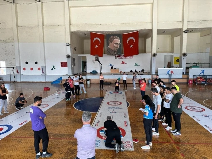 Salihli’de çocuklar ve gençler, Floor Curling ile tanışacak
