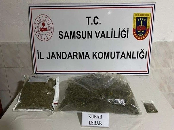 Samsun’da 3,5 kilo kubar esrar ele geçirildi: 2 gözaltı
