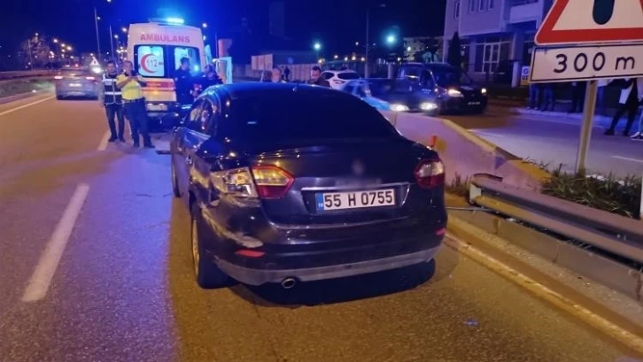 Samsun’da kontrolden çıkan araç bariyerlere çarptı: 3 yaralı
