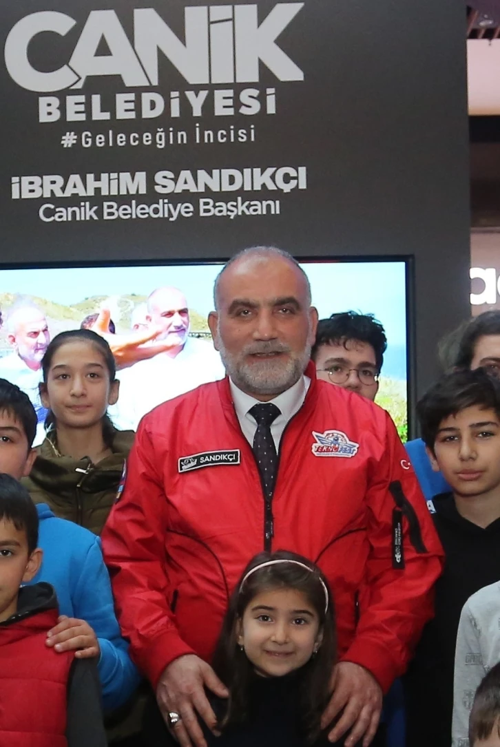 Sandıkçı: “Projelerimizle vatandaşlarımızın yanında olduk”
