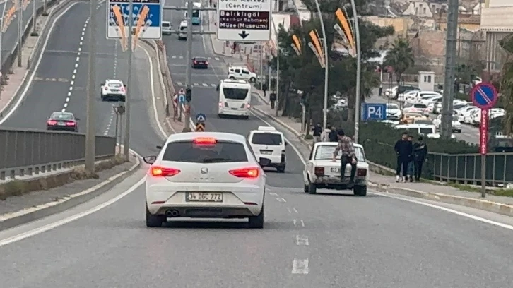 Şanlıurfa’da tehlikeli yolculuk kamerada
