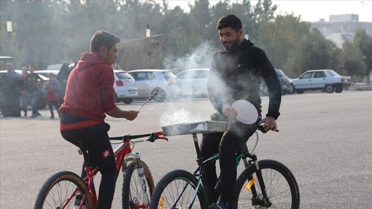 Şanlıurfa'nın yöresel lezzetlerini bisiklet şovlarıyla tanıtıyor