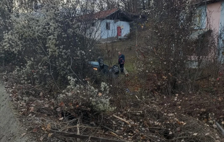 Şarampole devrilen otomobildeki askeri personel yaralandı