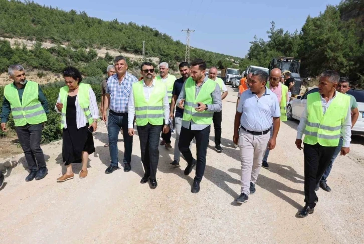 Sarıyıldız: &quot;Akdeniz’de asfalt sorunu yaşayan tek mahallemiz kalmayacak&quot;
