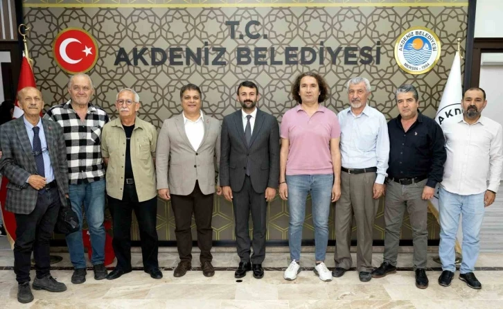 Sarıyıldız: "Hakikatin peşinde koşan gazetecilerin yanında olacağız"
