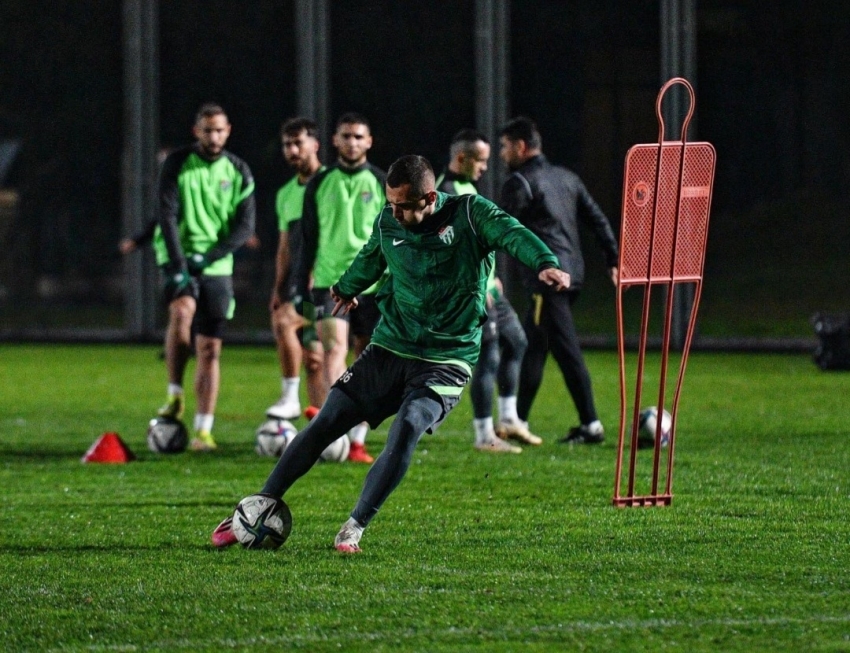 Bursaspor İstanbulspor maçı hazırlıklarını tamamladı 