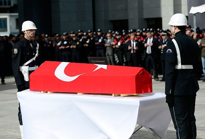 Şehidin İstanbul'daki baba evine ateş düştü!