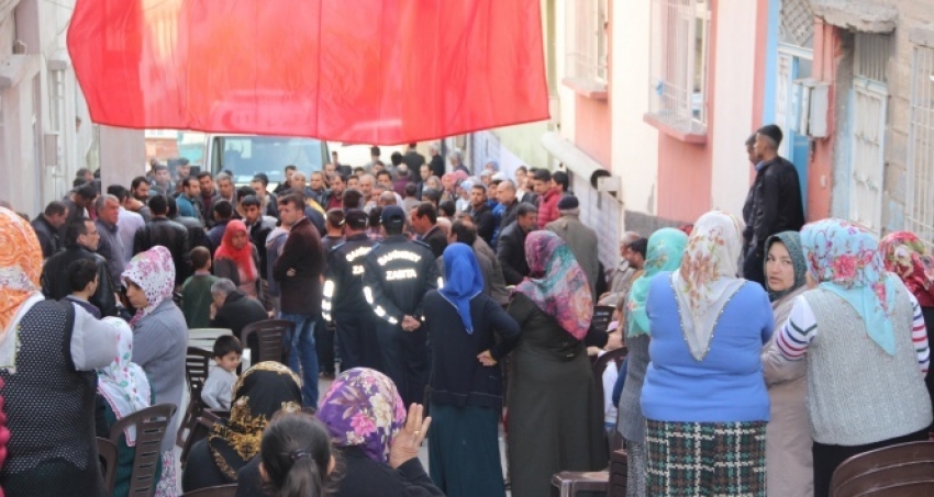 Şehit ateşi Gaziantep ve Karaman'a düştü