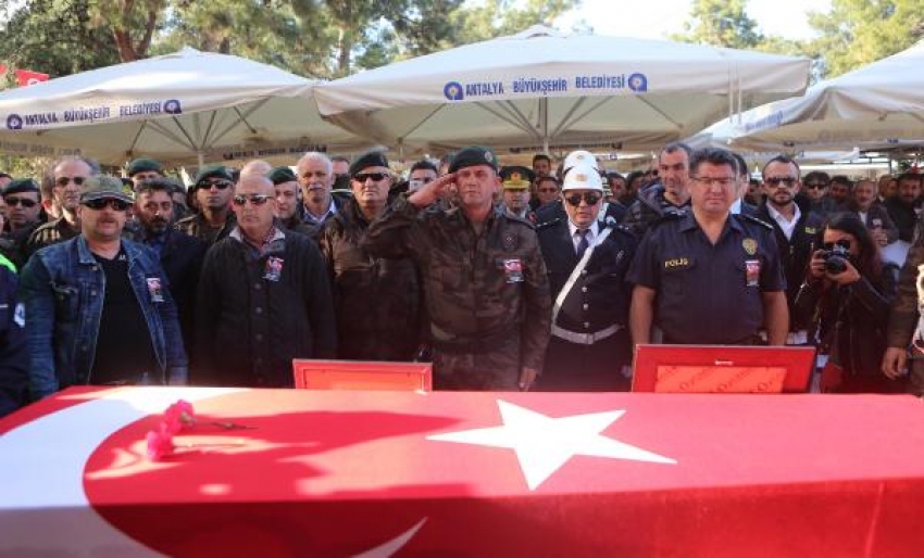 Şehit polis Esmer Antalya'da son yolculuğuna uğurlandı