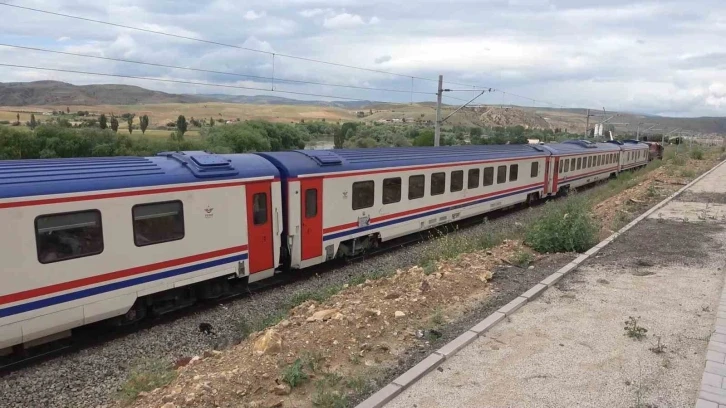 Selin çökerttiği Doğu Ekspresi hattı onarıldı: Tren seferleri yeniden başlatıldı
