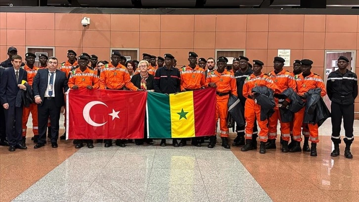 Senegal, Türkiye'ye 30 kişilik arama kurtarma ekibi gönderdi