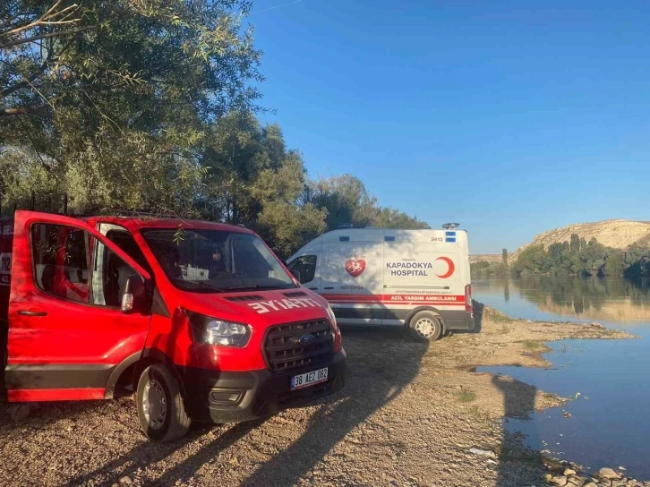 Serinlemek için girdiği Kızılırmak’ta kayboldu
