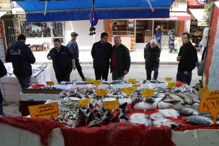 Sezonun son balıklarına yoğun ilgi
