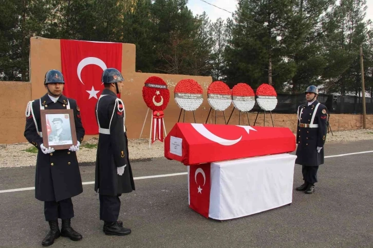 Siirt’te defnedilen askerin naaşı 56 yıl sonra memleketi Bolu’ya uğurlandı
