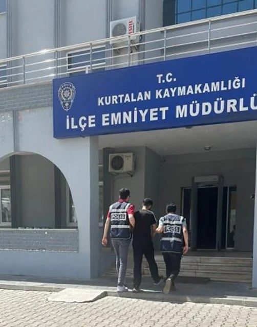 Siirt’te silahlı yağma ve hırsızlık suçundan aranan zanlı yakalandı
