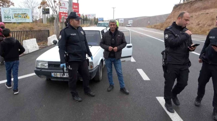 Silahla yakalandı “Çocuk pat pat atıyor" diyerek kendini savundu
