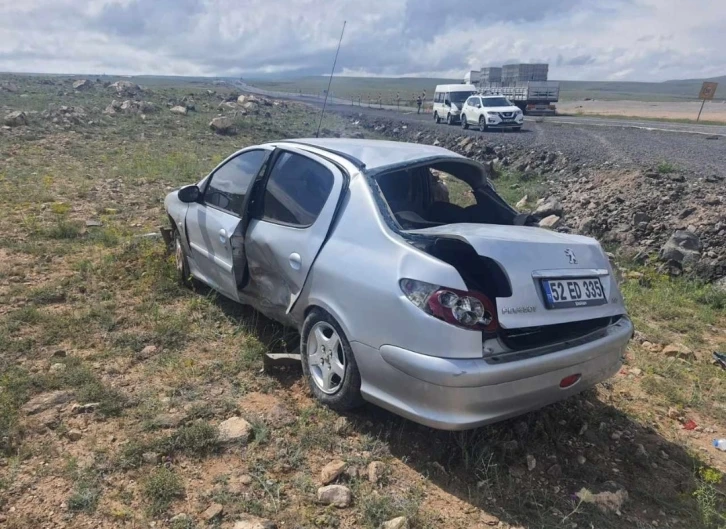 Sınavdan dönen öğretmenler kaza yaptı: 5 yaralı
