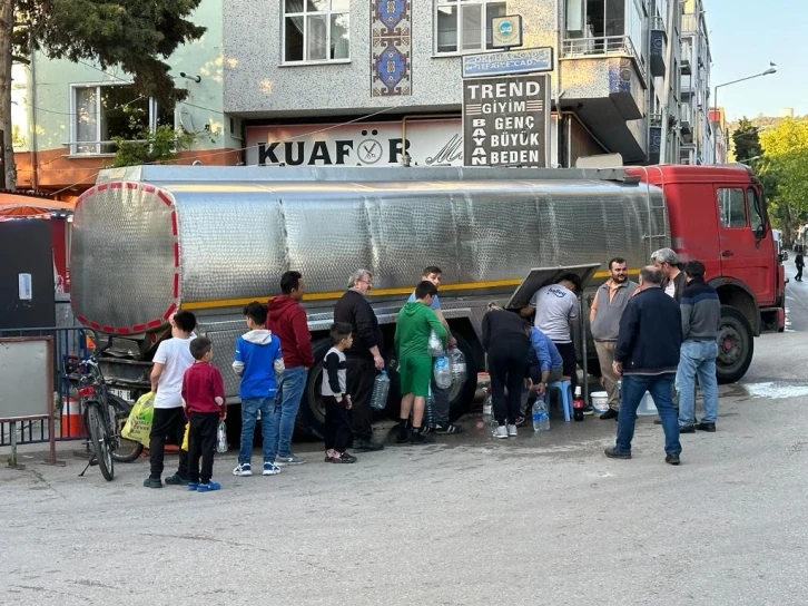 Sinop’ta vatandaşlara tankerlerle su dağıtılıyor
