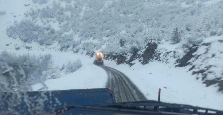 Şırnakta etkili olan kar yağışı yarım metreyi buldu
