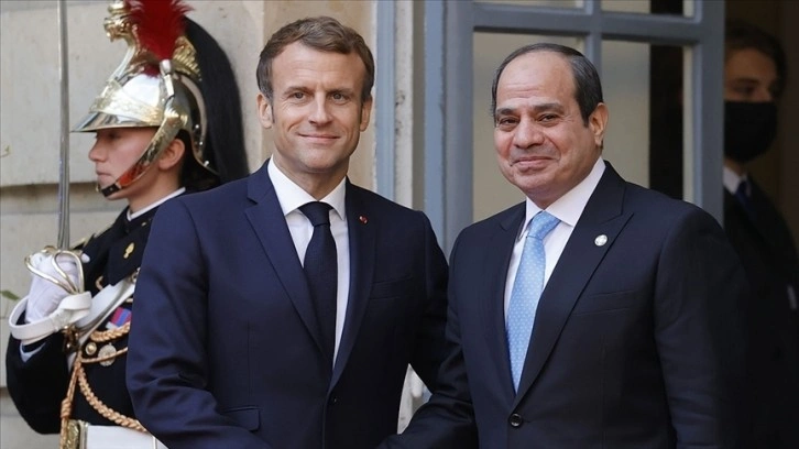 Sisi ve Macron “Gazze’deki gelişmeleri” görüştü