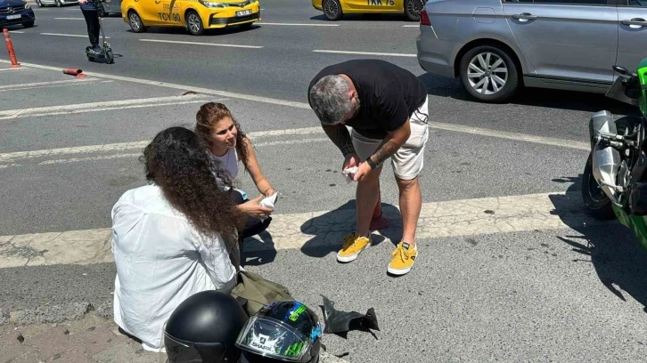 Şişli’de epilepsi krizi nedeniyle motosikletin üstünde düştü: Otobüsün altında kalmaktan son anda kurtuldu
