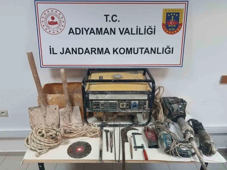 SİT alanında kaçak kazıya jandarma operasyonu
