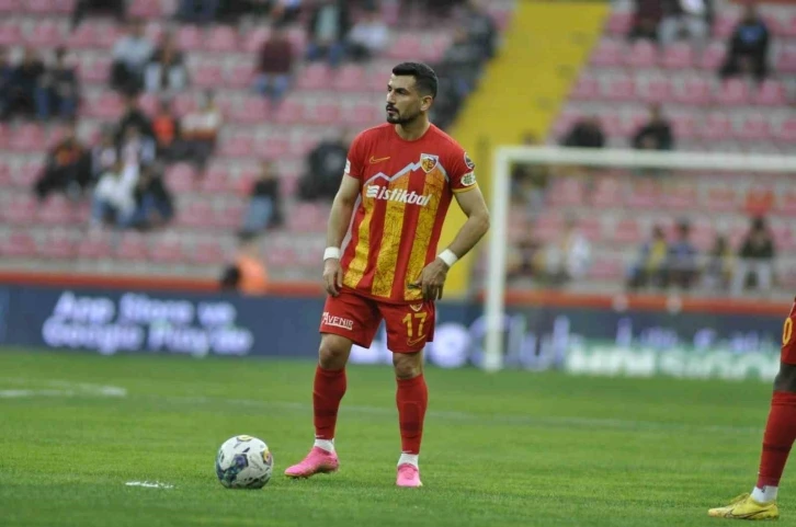 Sivasspor, Emrah Başsan ile ilgileniyor
